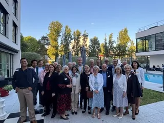 L&rsquo;Amitié Transmanche Fleurie à Clamart : Accueil Chaleureux du Rotary Club de Woking